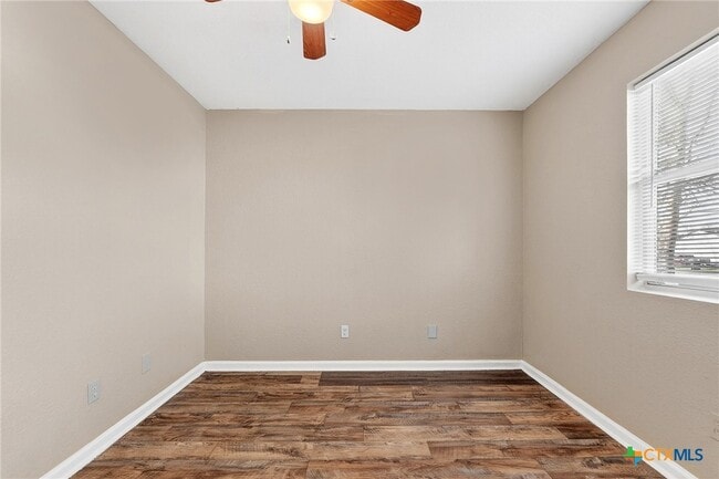 Building Photo - 905 Parmer Ave