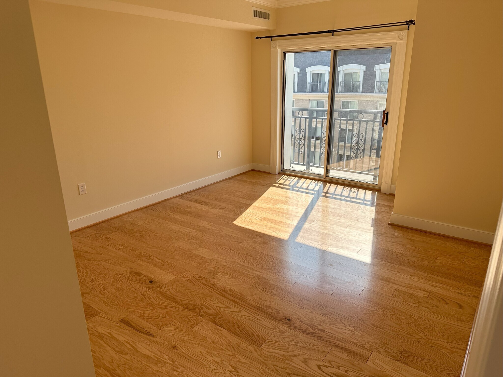 Primary Bedroom - 5 Park Pl