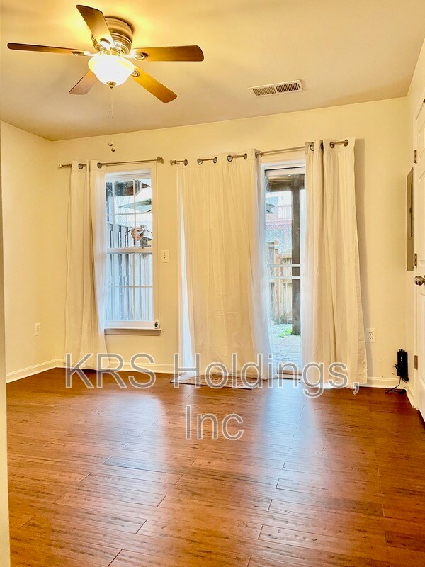 Building Photo - 15706 John Diskin Cir