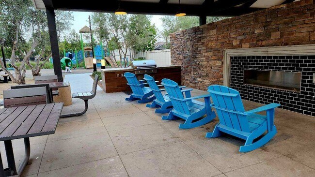 Building Photo - Spacious 3 Bed / 3.5 Bath Condo in The Preserve Community