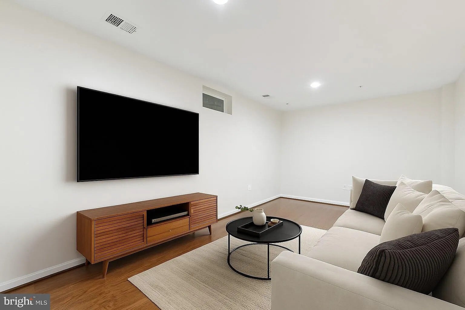 Building Photo - 8074 Locust Mill St