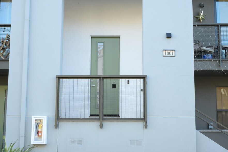 Building Photo - 45139 Challenge Cmn