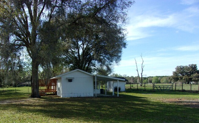 Building Photo - Adorable 2 Bedroom Mobile