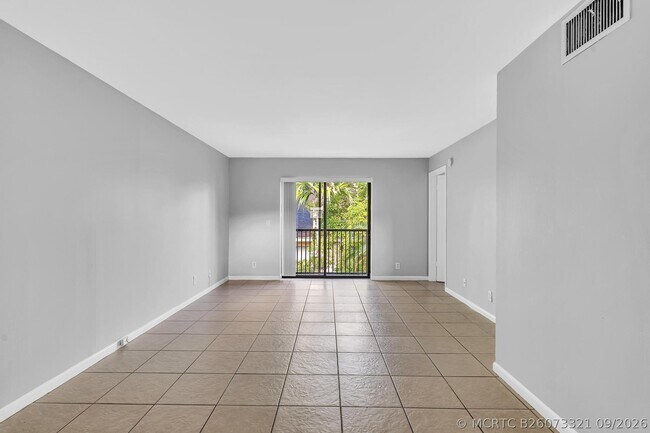 Building Photo - 21904 Lake Forest Cir