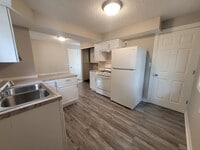 Building Photo - 1 Bedroom, 1 Bathroom Home near Iowa State...