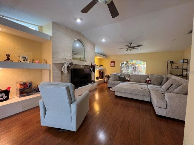 Building Photo - 8748 Forest Lake Dr