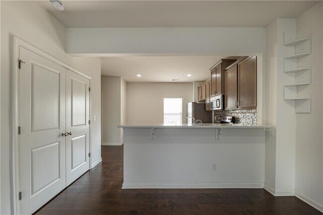 Building Photo - 915 Society Cir