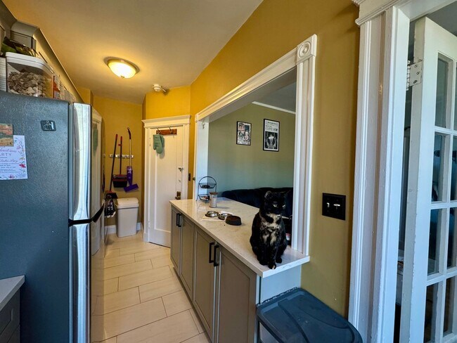 Building Photo - Spacious Cambridge 1 Bed