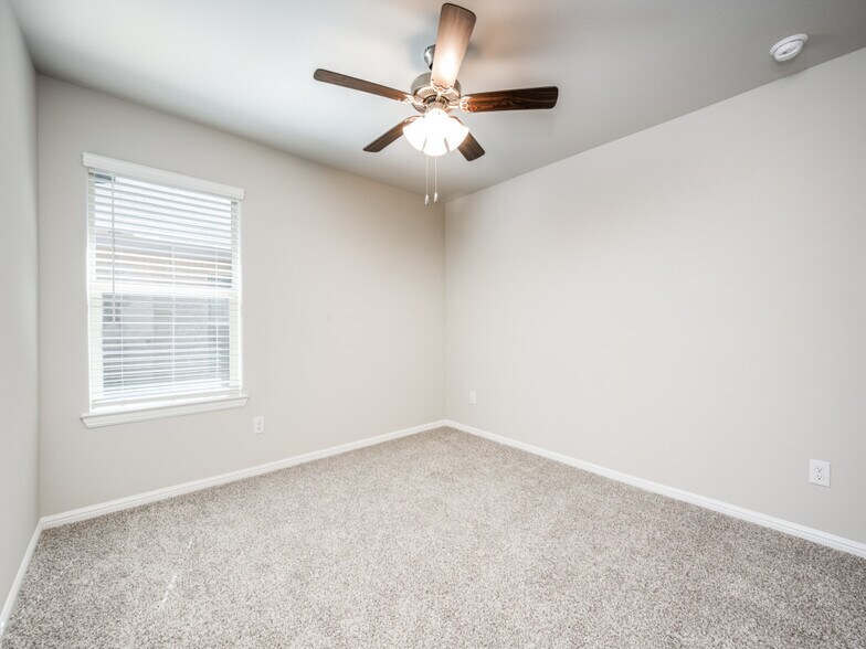 Building Photo - 1609 Cansler Dr