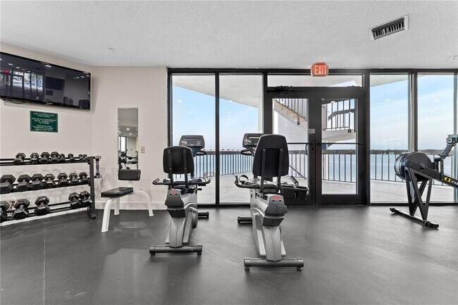 Building Photo - 6287 Bahia Del Mar Cir N