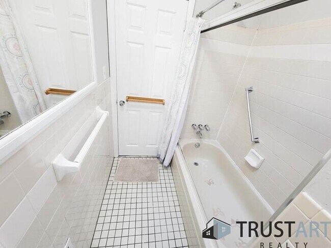 Building Photo - 2840 West Glenwood Avenue - 1, Philadelphi...