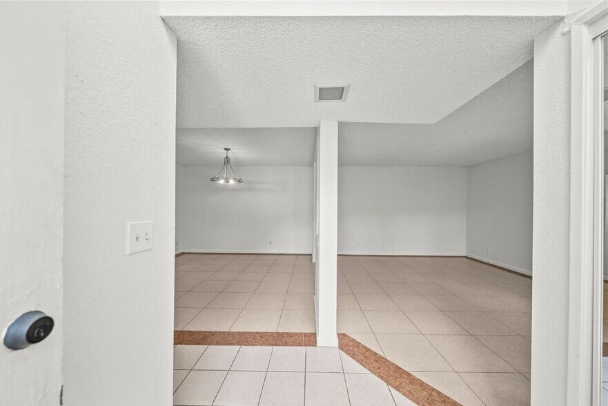 Building Photo - 22647 Margarita Dr