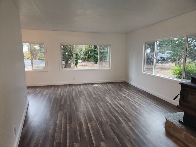 Building Photo - 3bed 2bath House