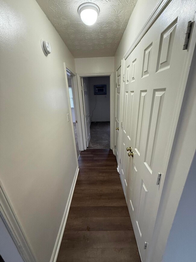 Building Photo - 341 Garden Park Dr