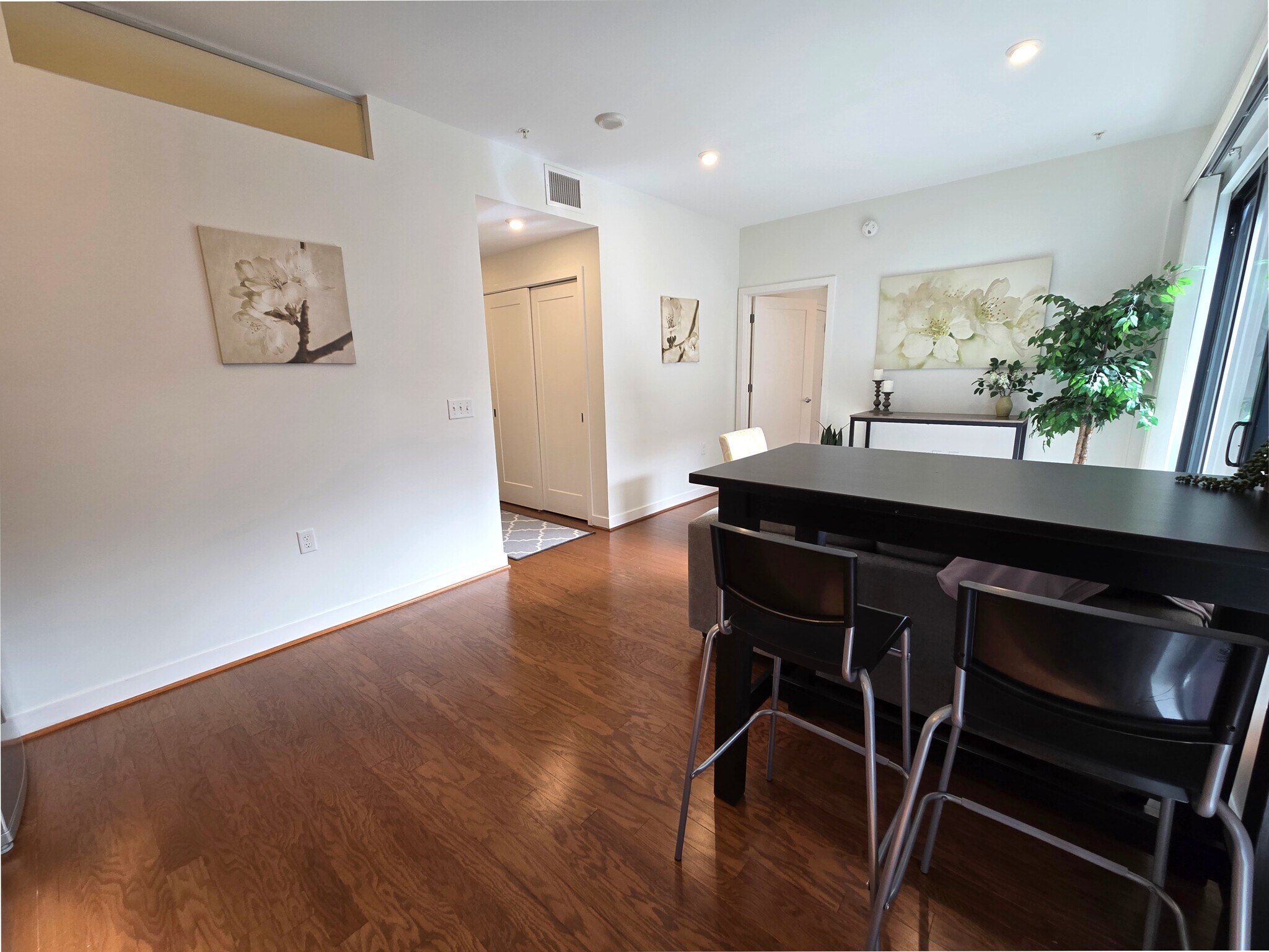 Dining Area - 1320 Fenwick Ln