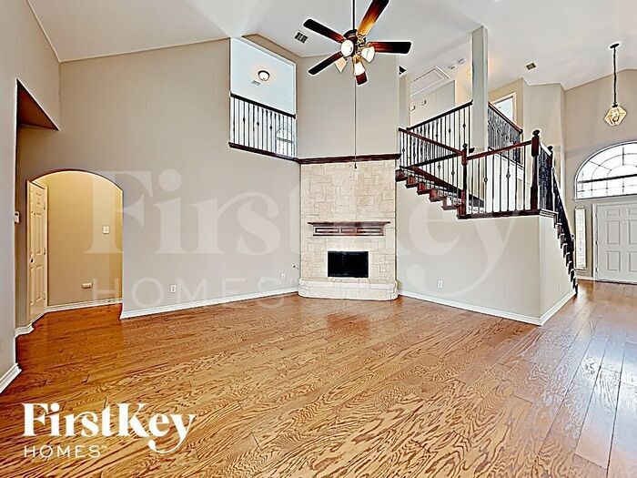 Building Photo - 304 Wisteria Way