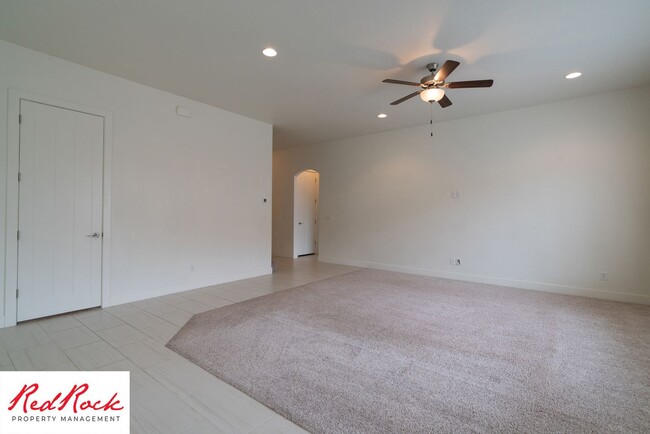 Building Photo - Pet Friendly 4 Bedroom Little Valley Home ...