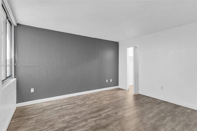 Building Photo - 10400 SW 108th Ave