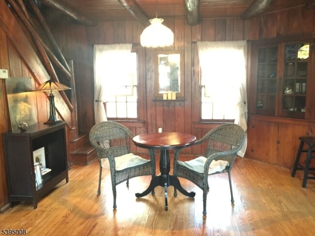 Building Photo - 251 Cupsaw Dr