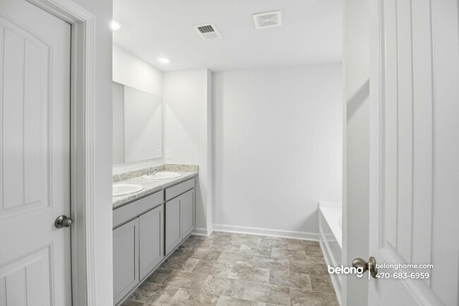 Building Photo - 8279 Bluewater Dr