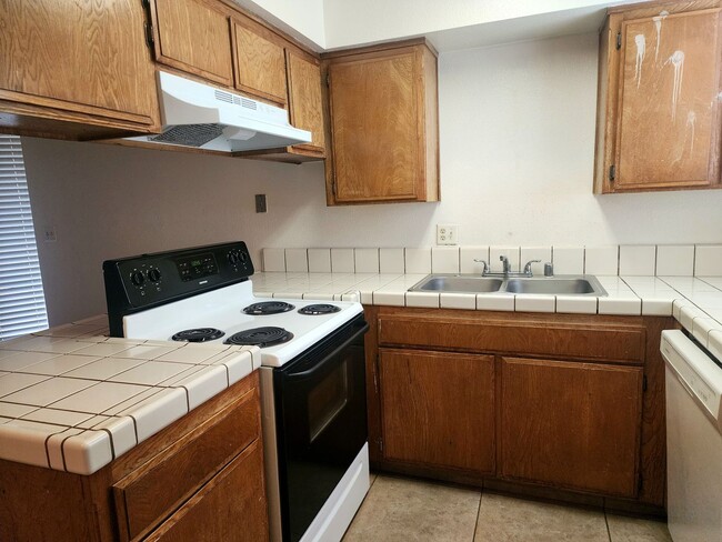 Building Photo - SW- condo 1bed-1.bath