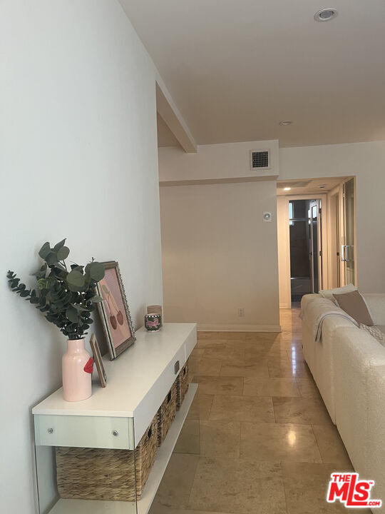 Building Photo - 866 Hilldale Ave