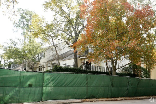 Building Photo - Post Oak Park Townhomes
