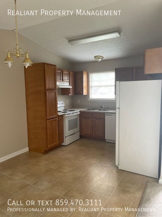 Building Photo - 303 Parker Pl