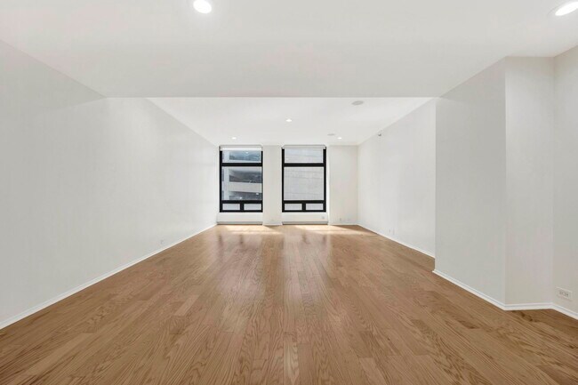 Building Photo - 680 N Lake Shore Dr