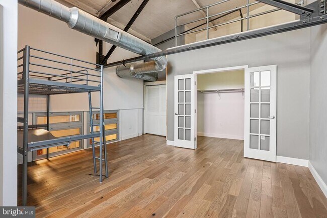 Building Photo - 810 N Hancock St