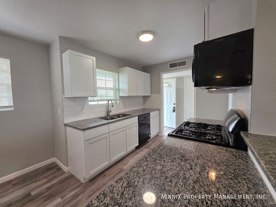 Building Photo - 4603 Mercedes Dr