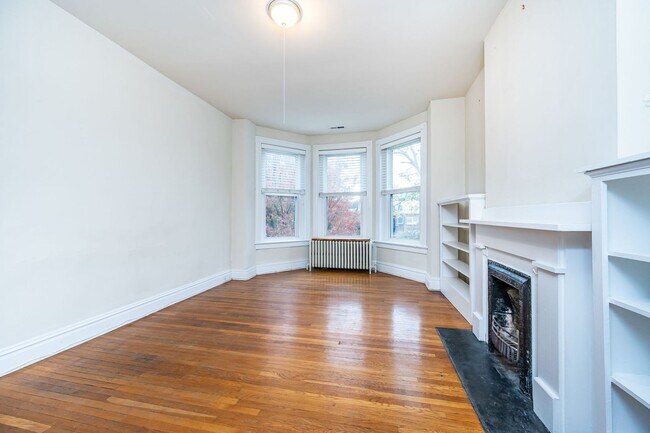 Building Photo - 3127 W Franklin St