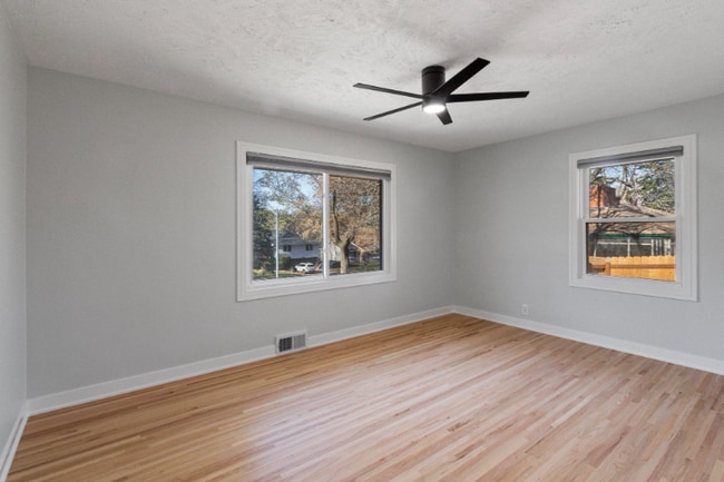 Building Photo - 1533 S 76th St