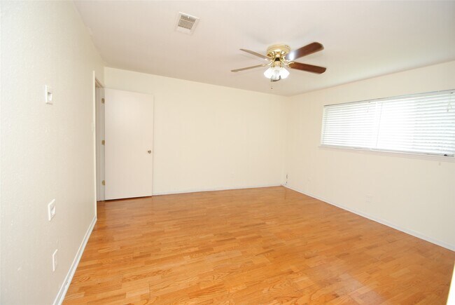 Building Photo - 11511 Creekhurst Dr