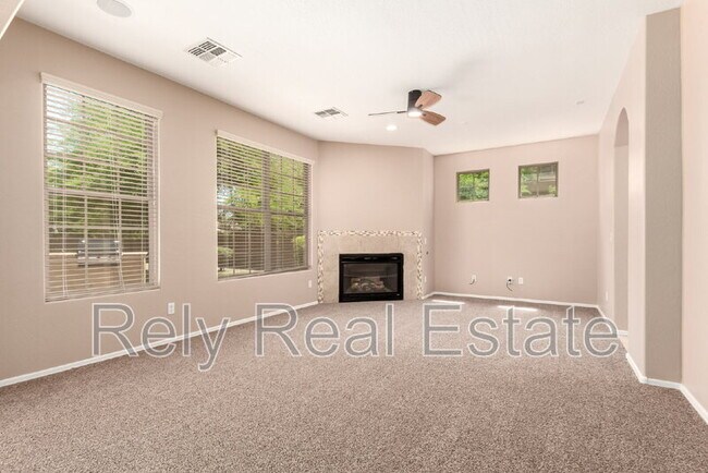 Building Photo - 15204 W Westview Dr