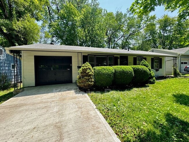 Primary Photo - 5431 Outlook St
