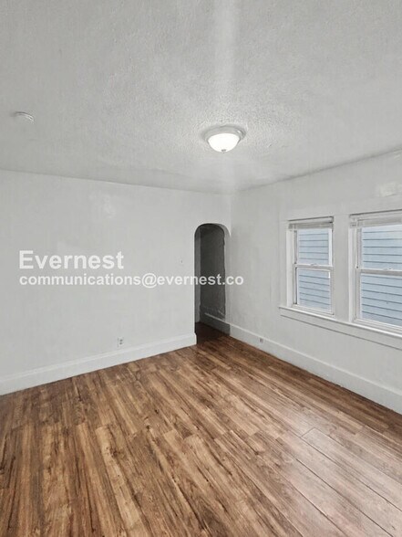 Building Photo - 3880 W 37th St