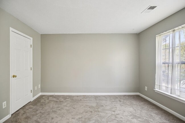 Building Photo - 7718 Porter House Dr