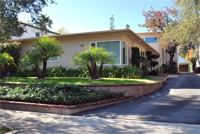 Building Photo - 665 S Lake Ave