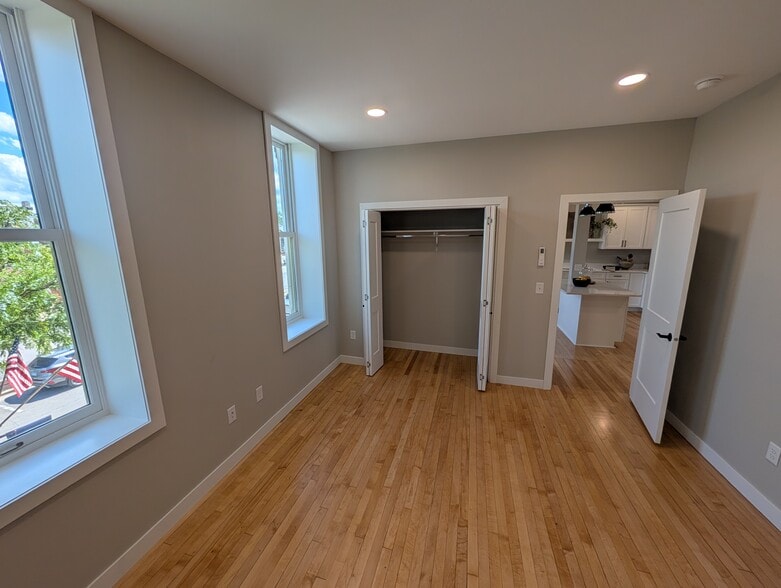 Bedroom 1 - 1 N Minnesota St