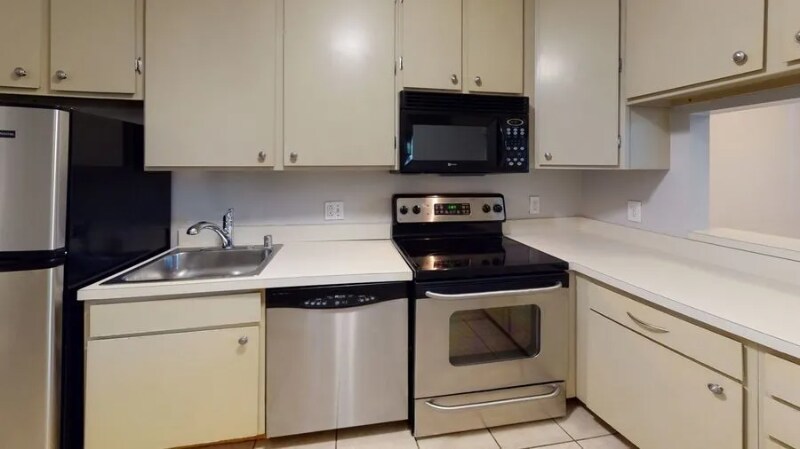 Building Photo - 1316 New Hampshire Ave NW