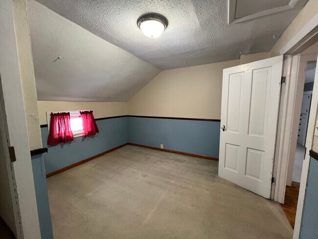 Building Photo - 1012 S 4th Ave