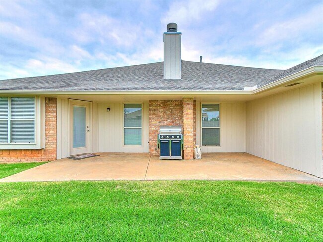 Building Photo - 2700 NW 161st Cir