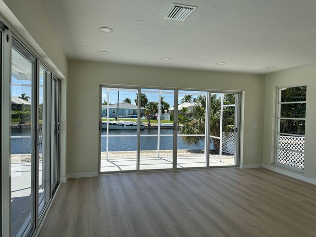 Building Photo - 2 Bed Marco Island Waterfront Home for Rent