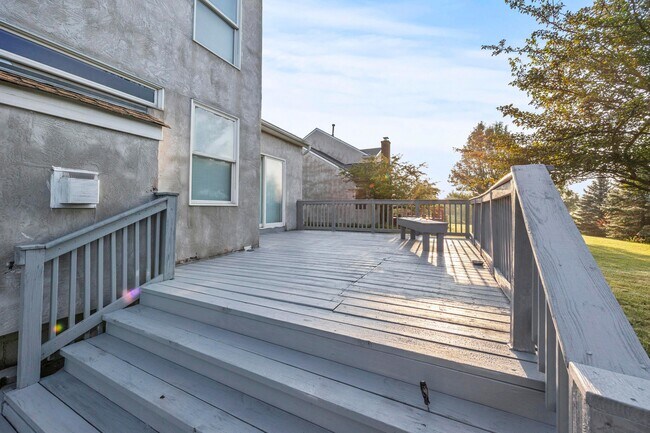 Building Photo - 5935 Pondview Ct