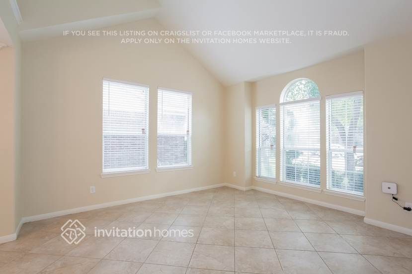 Building Photo - 20818 Whitevine Way