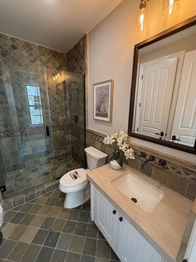 Building Photo - Luxury Two-Story 4BD/4.5BA Home, Located i...