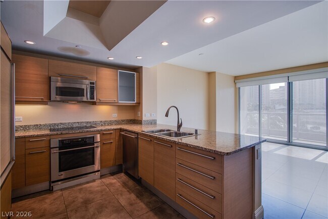 Building Photo - 222 E Karen Ave