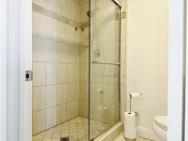 Building Photo - Spacious Single-Level Attached Home w/ Yard
