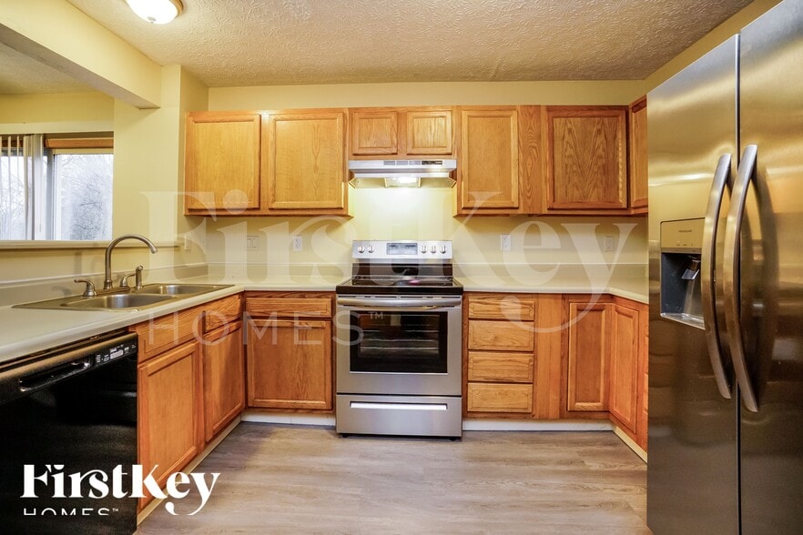 Building Photo - 3953 Highland Bluff Dr